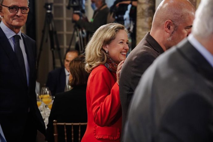 La vicepresidenta primera y ministra de Asuntos Económicos y Transformación Digital, Nadia Calviño, a su llegada a un desayuno informativo de Fórum Europa, en el Casino Gran Círculo, a 15 de septiembre de 2022, en Madrid (España).