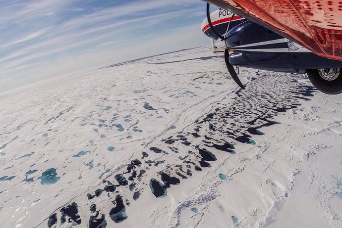 Imagen de zona del Océano Ártico cubierta por el hielo