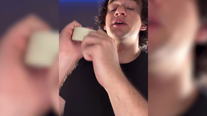 Este artista rinde homenaje a Isabel II con un retrato muy peculiar