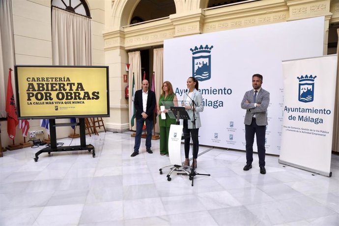 Elisa Pérez, concejala del Área de Comercio, Gestión de Vía Pública, Fomento de la Actividad Empresarial y Contratación y Compras en el Ayuntamiento de Málaga, en un acto este jueves