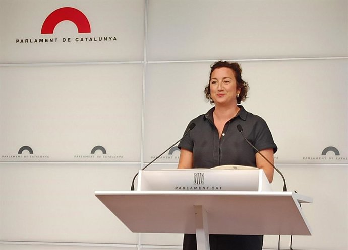 La portavoz del PSC-Units en el Parlament, Alícia Romero, en rueda de prensa en la Cámara catalana.