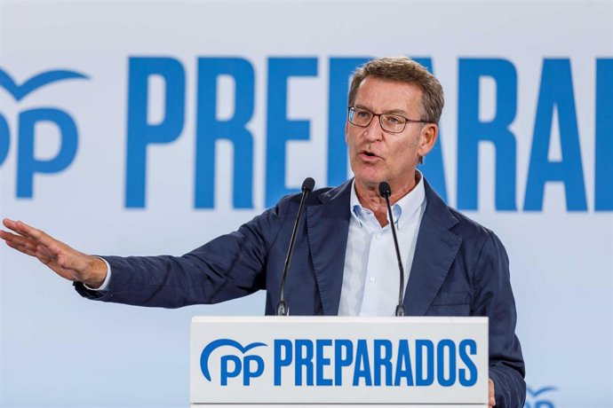 El presidente del Partido Popular, Alberto Núñez Feijóo, interviene en la Junta Directiva Regional del PP, en la Finca "El Molino de la Venta", a 13 de septiembre de 2022, en Segovia, Castilla y León (España). Se trata de la primera vez que Feijóo visit