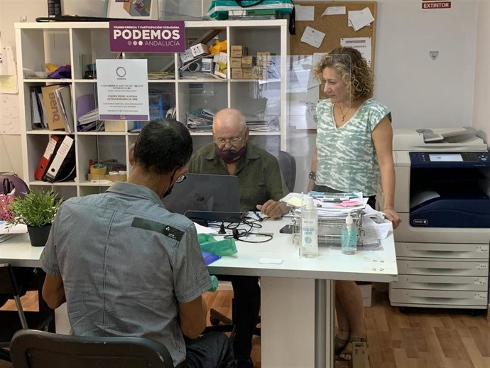 Atención ciudadana en la Oficina de Colaboración Social de la formación.