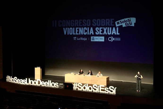 Andreu subraya que en esta legislatura se están dando en La Rioja "pasos de gigante" frente a la violencia de género