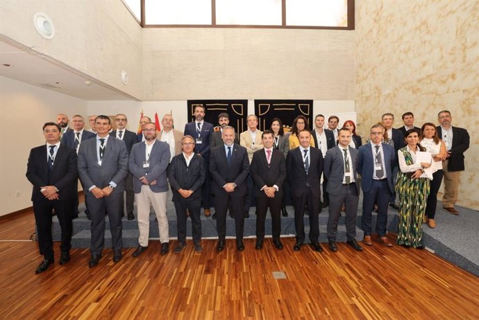 Reunión del presidente de las Cortes y representantes de Fundación Execyl.