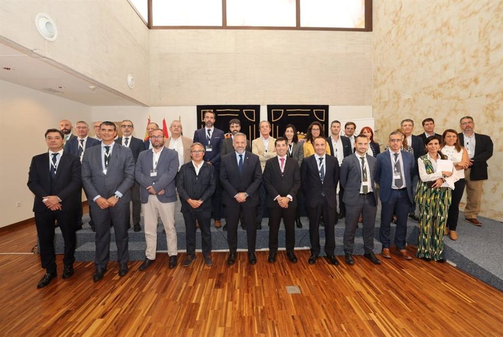Reunión del presidente de las Cortes y representantes de Fundación Execyl.