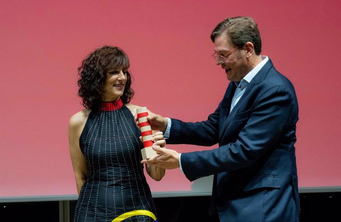 Mariela Besuievsky recibe Faro de Honor del Festival de Cine de Santander