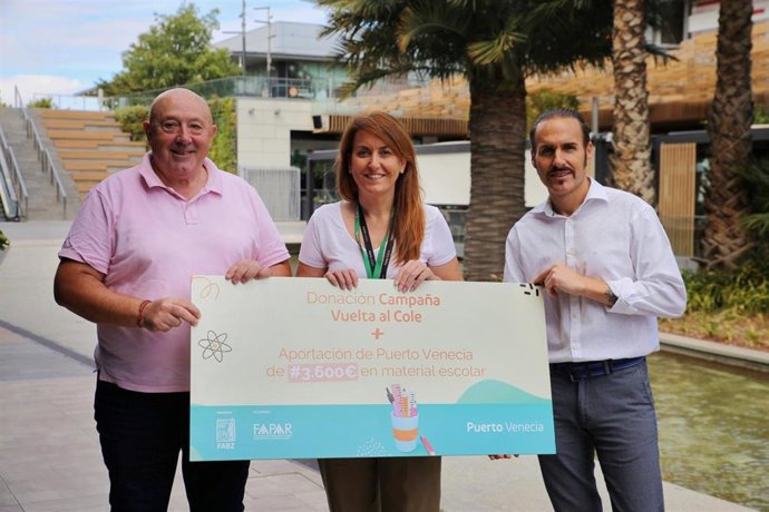 Acto de entrega de la donación de Puerto Venecia