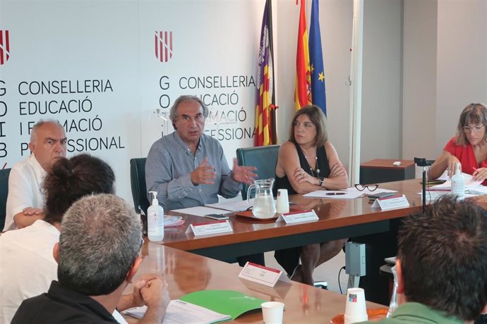 El conseller de Educación y FP, Martí March, en la Mesa Sectorial de Educación.