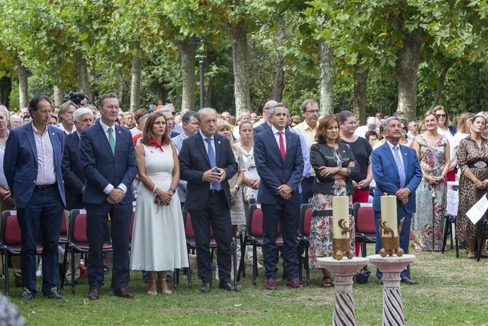 Los miembros del Gobierno en la festividad de La Virgen Bien Aparecida