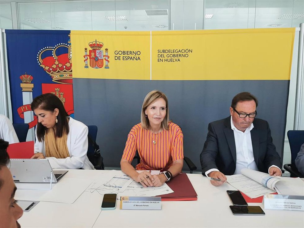 La Comisión de los Flujos Migratorios presidida este jueves por la subdelegada del  Gobierno en Huelva, Manuela Parralo, ha evaluado la Campaña 21/22 y las estrategias para la próxima.