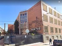 Tres chicos apuñalan de gravedad a otro, de 15 años, a las puertas de un colegio de Carabanchel