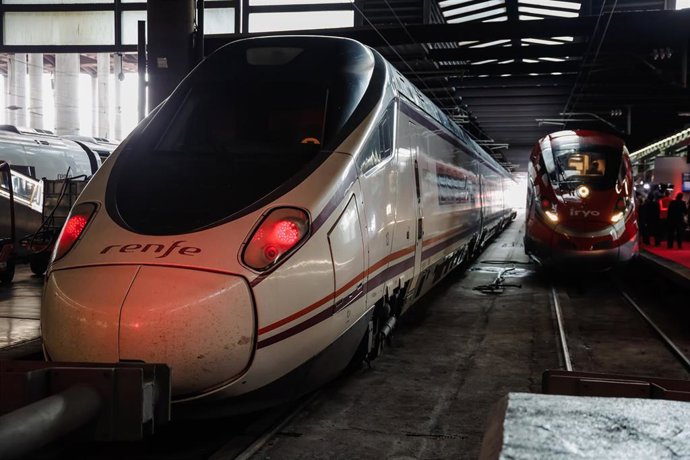 Varios AVE estacionados en la estación de Atocha, a 15 de septiembre de 2022, en Madrid 