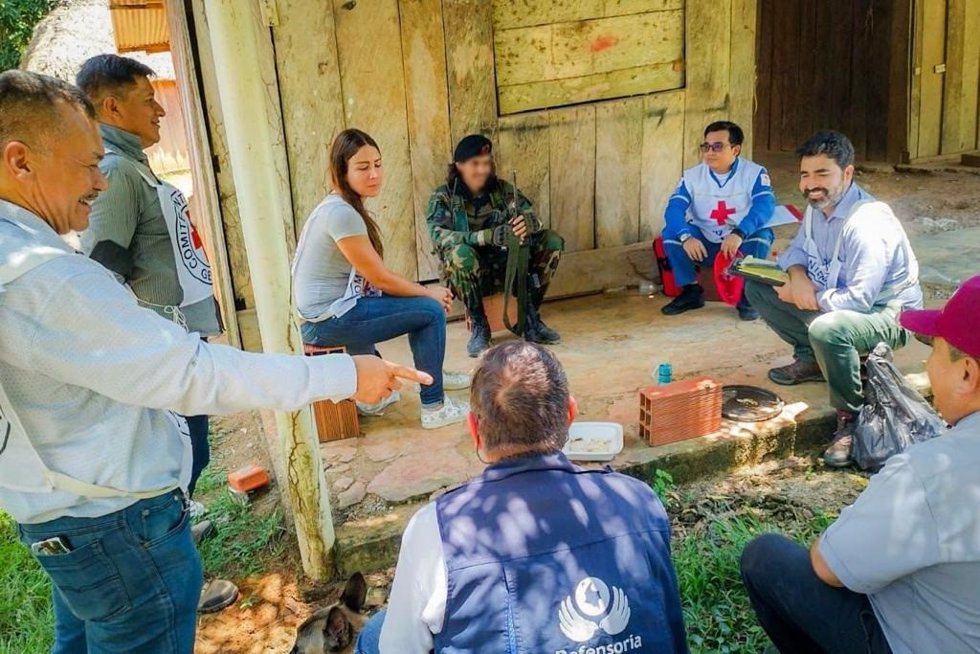 Entrega de rehenes al CICR y a la Defensoría del Pueblo de Colombia