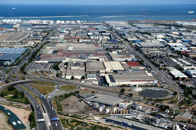 Archivo - Planta de Nissan a la Zona Franca