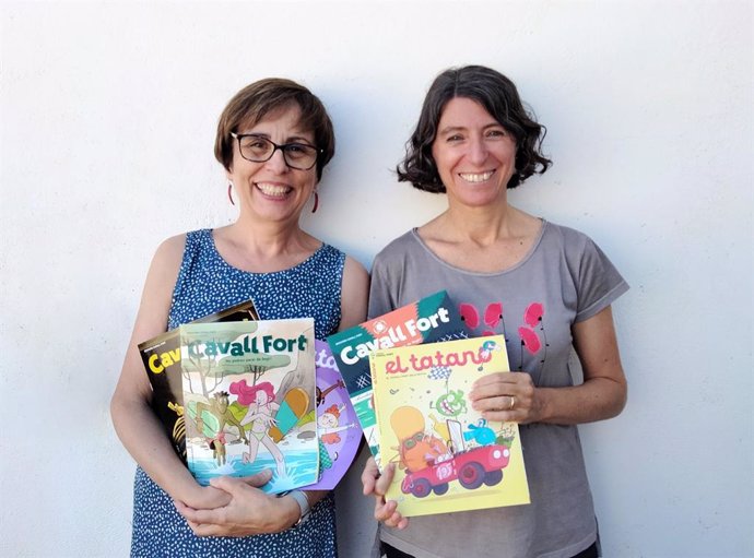 L'actual directora de 'Cavall Fort', Merc Canela, i la coordinadora de la revista, Mnica Estruch