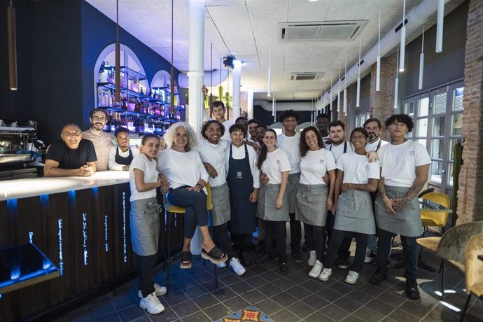 La fundación El Llindar en alianza con Enjoy BCN han abierto el restaurante La Pau que ofrecerá una experiencia laboral a jóvenes excluidos del sistema educativo y social