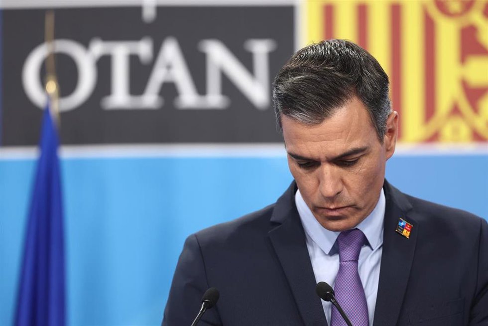 Archivo - El presidente del Gobierno de España, Pedro Sánchez, interviene en una rueda de prensa en la segunda y última jornada de la Cumbre de la OTAN 2022
