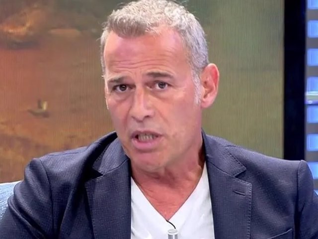 CARLOS LOZANO EN EL PLATÓ DE 'SÁLVAME DIARIO'