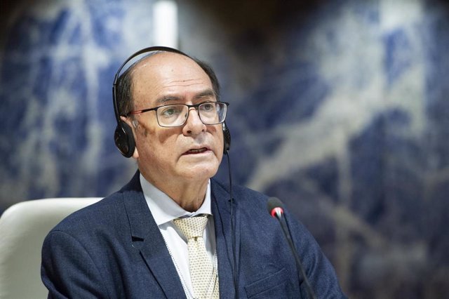 Archivo - El ministro de Exteriores de Perú, César Landa