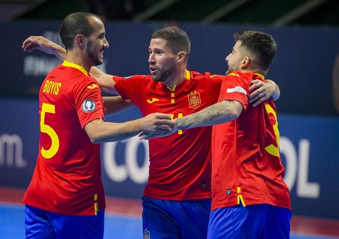 Raúl Campos celebrando uno de sus goles en el Argentina-España de la Finalissima 2022 de fútbol sala