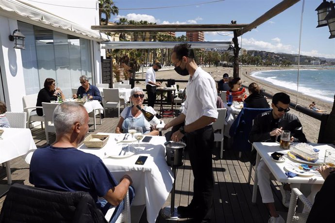 Archivo - Restaurante en Málaga, imagen de archivo