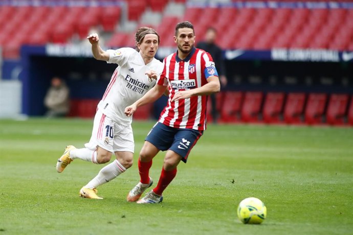 Archivo - Koke y Modric