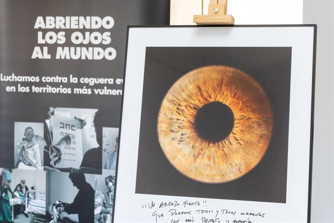 Imagen impresa del iris de Bardem dedicada por el actor