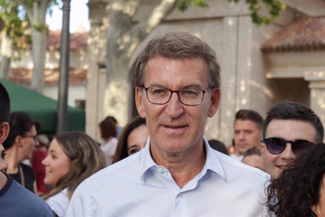 El líder del PP, Alberto Núñez Feijóo, asiste a la Feria de Albacete, a 15 de septiembre de 2022, en Albacete, Castilla-La Mancha (España). 