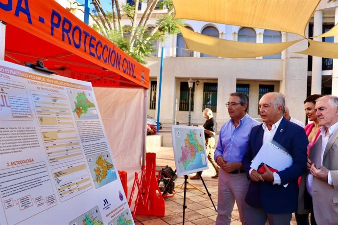 Presentación del Estudio Estratégico ante Riesgos Extraordinarios en la localidad malagueña de Rincón de la Victoria.