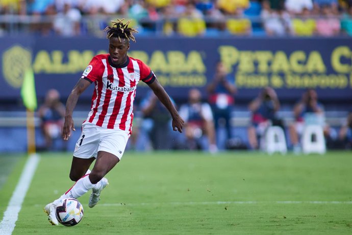 Nico Williams of Athletic Club in action during the spanish league, La Liga Santander, football match played between Cadiz CF and Athletic Club at Nuevo Mirandilla stadium on August 29, 2022, in Cadiz, Spain.