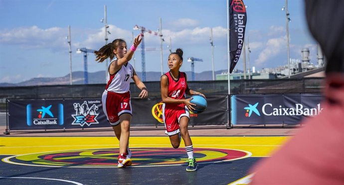 Jugadoras en el circuito Plaza 3x3 CaixaBank