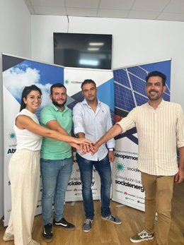 Juan Luis (CEO Social Energy) y el equipo directivo de Cesvent.