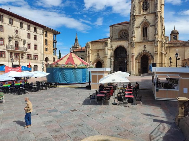 Ambiente en la Plaza de la Catedral durante las fiestas de San Mateo.