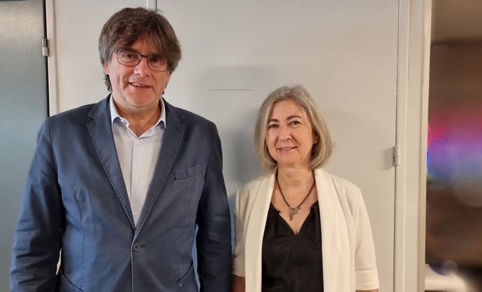 El expresidente de la Generalitat Carles Puigdemont y la presidenta de la ANC, Dolors Feliu