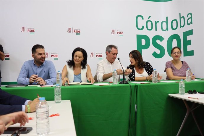 El secretario general del PSOE-A, Juan Espadas, este viernes en Córdoba en la reunión con la dirección provincial de su partido.