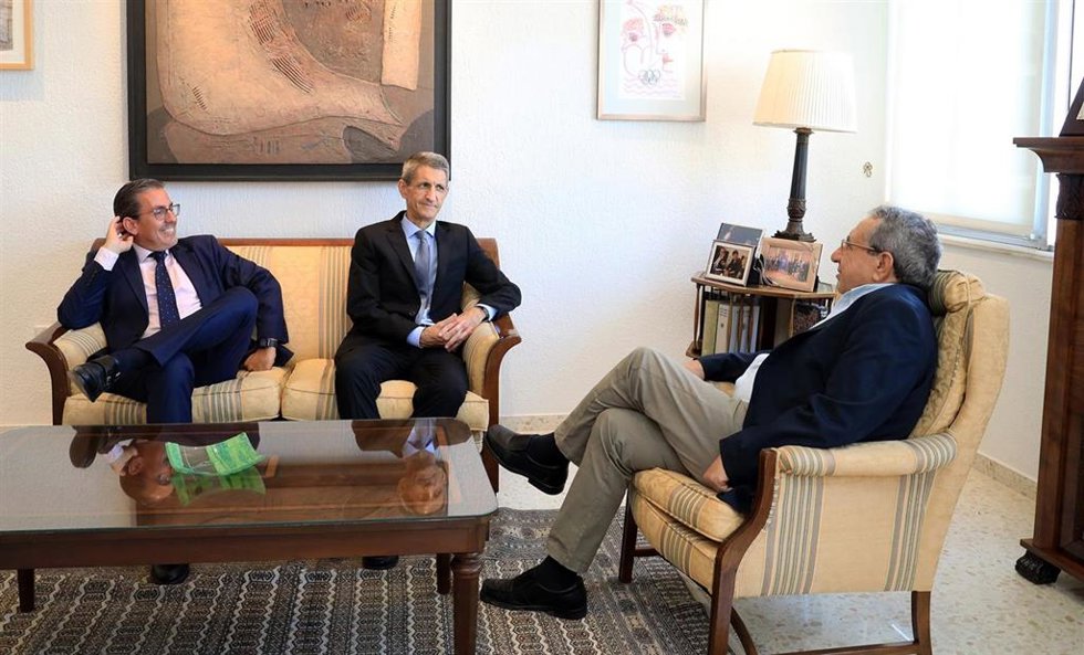 Archivo - El presidente de la Fundación Bancaria Unicaja mantiene un encuentro con el rector de la Universidad de Málaga.
