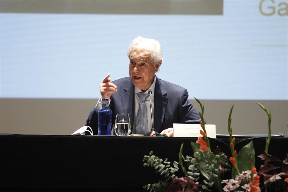 Archivo - El fundador de Meliá Hotels International, Gabriel Escarrer Juli, durante la presentación de su libro de memorias 'Mi vida. La historia del hombre que creó el mayor grupo hotelero español'. 