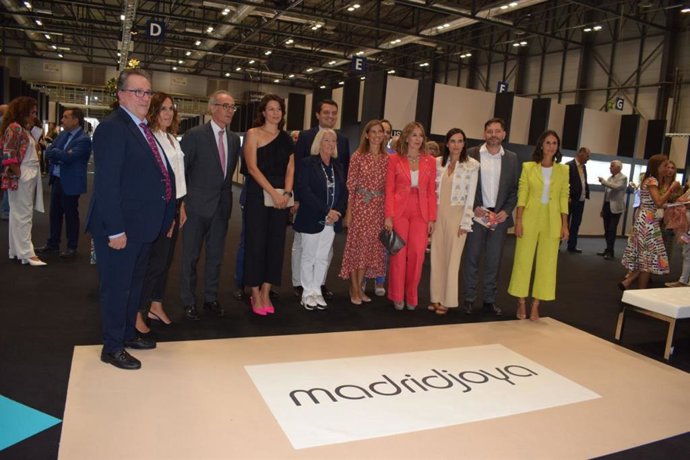 Autoridades y representantes institucionales de Córdoba en MadridJoya.