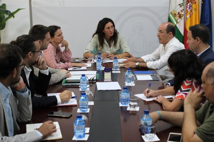 Loles López subraya la importancia de la continuidad de la atención a las personas sin hogar en Andalucía.