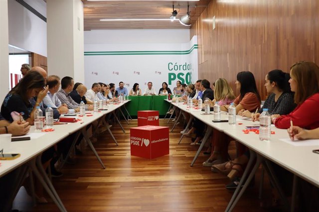 El secretario general del PSOE-A, Juan Espadas, en la reunión que ha celebrado este viernes con el PSOE de Córdoba.