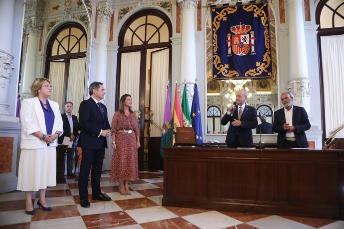 El alcalde preside la toma de posesión de los nuevos ediles Mar Torres, Francisco Cantos y Ángeles Gertrudis