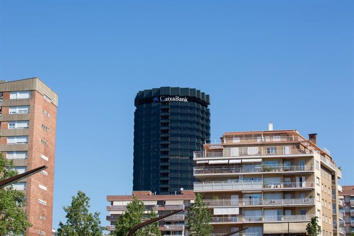 Archivo - Fachada de la sede de CaixaBank en la Avenida Diagonal de Barcelona, a 11 de julio de 2022, en Barcelona, Cataluña (España). CaixaBank es un banco español con domicilio social en Valencia y sedes operativas en Madrid y en Barcelona. Fundado en