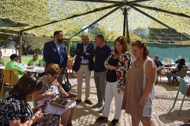 Cerca de 300 personas participan en las actividades de La Noria para conocer la uva moscatel como oportunidad de emprendimiento social en la Axarquía