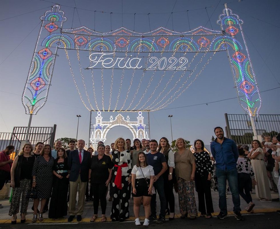 Inauguración de la Feria de Castilleja de la Cuesta con el tradicional alumbrado.