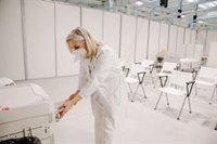 Los pacientes en UCI por COVID-19 bajan un 20% en la última semana y se notifican 65 nuevos muertos