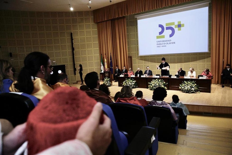 La Pablo de Olavide ha abierto oficialmente el curso de su 25 aniversario, en el que estrenará además nueva imagen institucional.