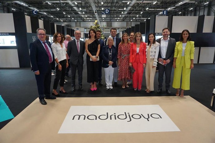 Autoridades en la inauguración de 'Madrid Joya'.