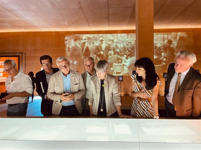 La consellera de Justícia, Lourdes Ciuró, visita el memorial del camp de Rivesaltes, a Frana.