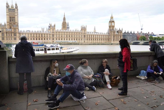 Colas para acceder a la capilla ardiente de la reina Isabel II en el Palacio de Westminster